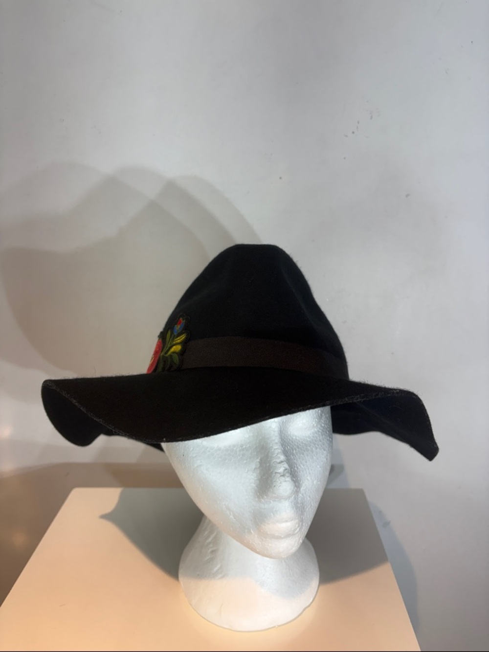 Adrienne Vittadini Black Wool Fedora Hat Embroidered Floral Boho Wide Brim - Picture 4 of 11